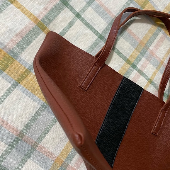 Vince Camuto new condition leather brown tote bag - Picture 5 of 6